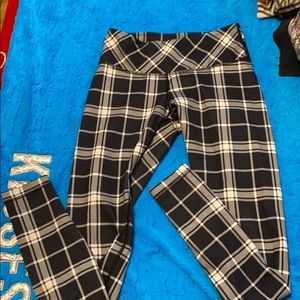 Lululemon gingham size 6 leggings